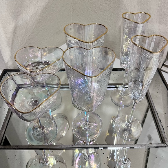 6-PIECE NEW HEART SHAPED IRIDESCENT
MARTINI/WINE/CHAMPAGNE/ GLASSES BUNDLE - Picture 4 of 14